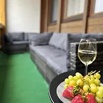 Wolkenfrei In Mit Pool Und Sauna Lejlighed