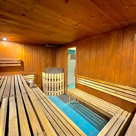 Wolkenfrei In Mit Pool Und Sauna Appartamento