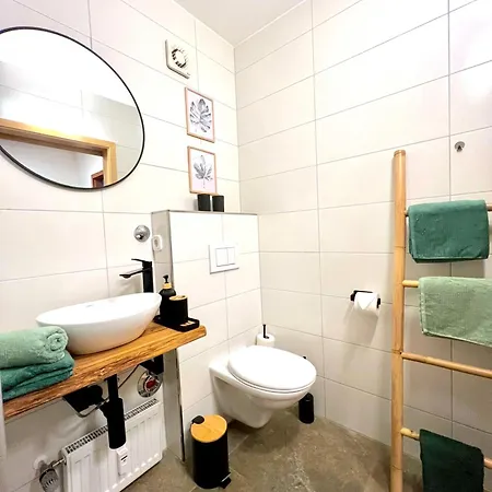 Wolkenfrei In Mit Pool Und Sauna インツェル