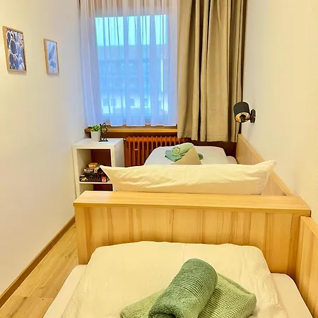 Wolkenfrei In Mit Pool Und Sauna アパート インツェル